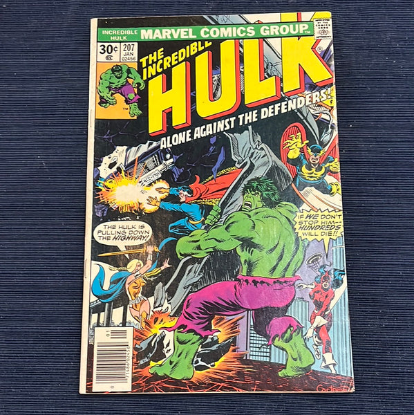 Incredible Hulk #207 The Defenders! FN