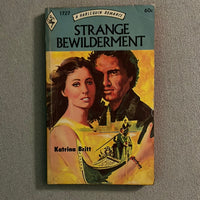 Vintage Harlequin Romance Paperback #1727 “Strange Bewilderment“ FN